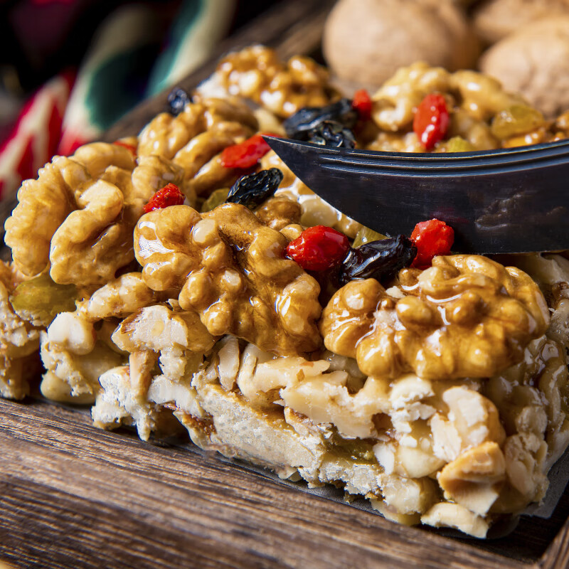 虎钢馋新疆特产传统手工切糕正宗核桃枸杞玛仁糖混合坚果营养零食 500