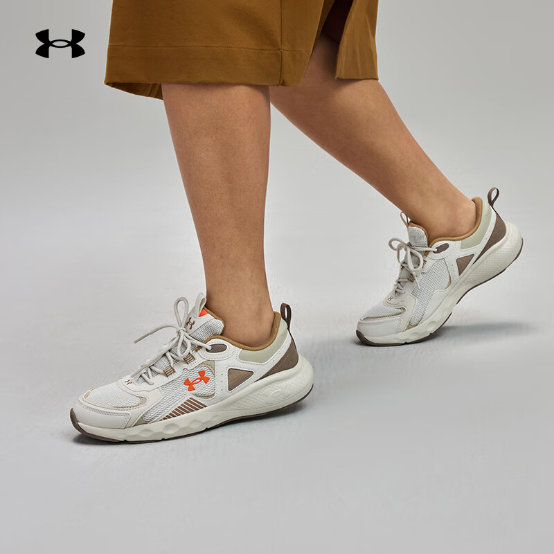 安德玛（UNDERARMOUR）Charged Vantage SE女子运动休闲鞋3028450 白色100 39