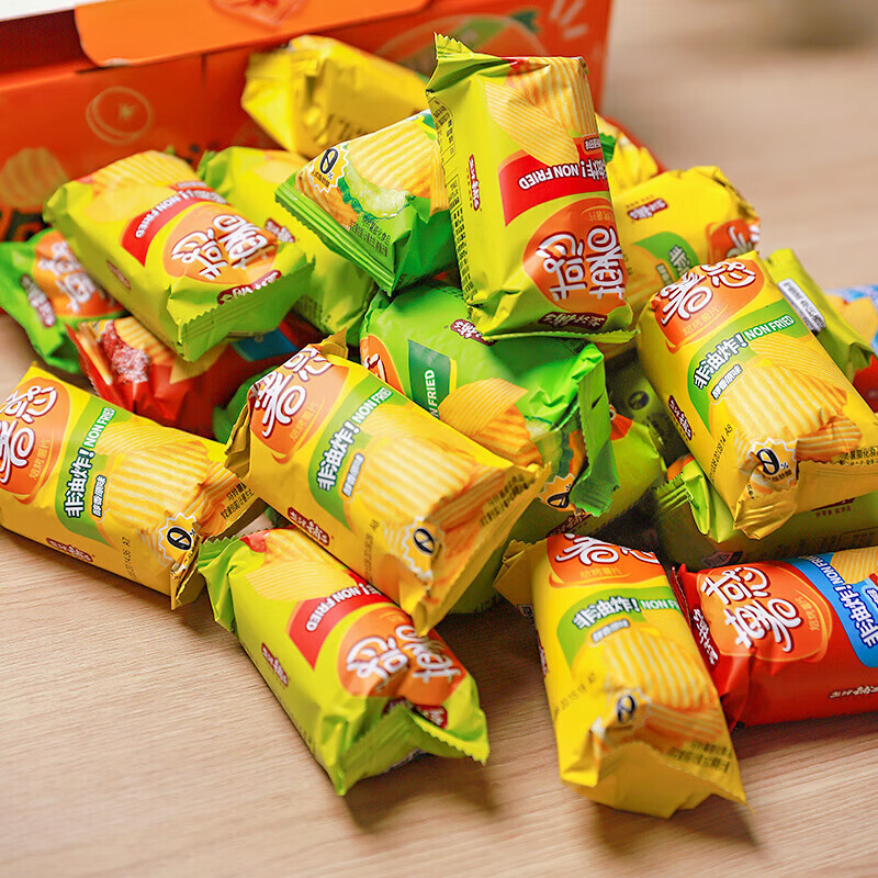 盐津铺子薯片休闲零食多口味薯片礼盒烘焙非油炸膨化零食整箱14小包