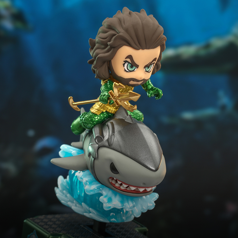 hot toys海王 神奇女侠 cosrider电动摇摇车珍藏品 海王