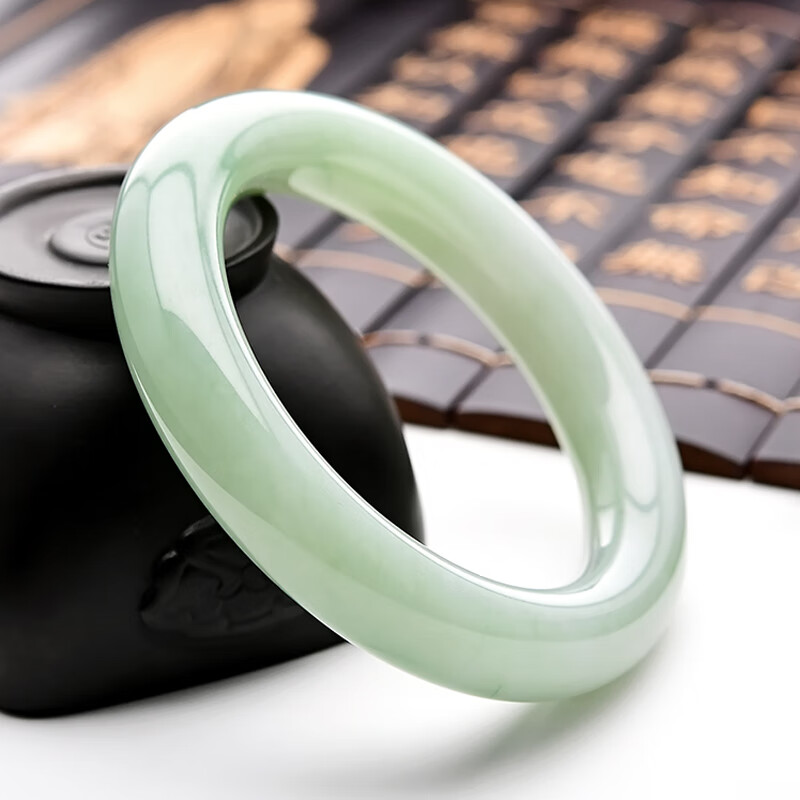 翡翠手镯价格波动查询|翡翠手镯价格比较