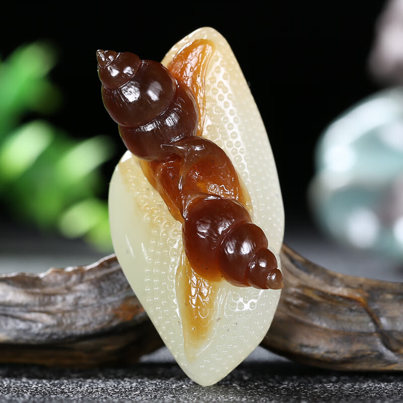 继强巧色俏雕 和田玉羊脂白玉蜗牛安居乐业吊坠玉坠玉牌重量30.712克