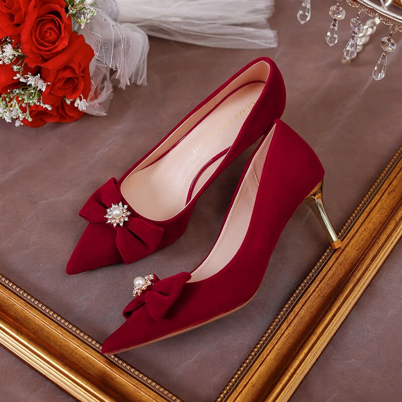 婚鞋红色丝绒婚纱鞋女新款新娘敬酒鞋中式禾秀礼服鞋细跟不累脚小众感