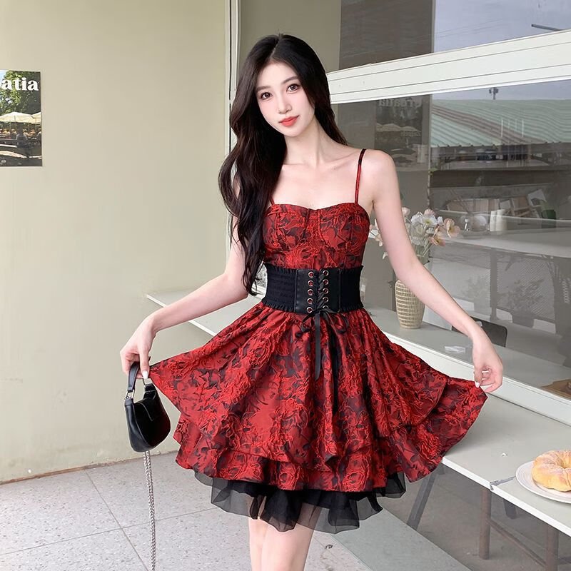 甜辣红色吊带辣妹连衣裙胸垫性感收腰显瘦芭蕾公主蓬蓬裙生日短裙