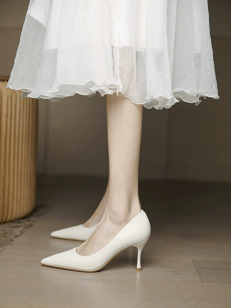 蝎潮白色配裙子尖头高跟鞋女细跟2023夏秋季真软皮职业工作鞋中跟单鞋