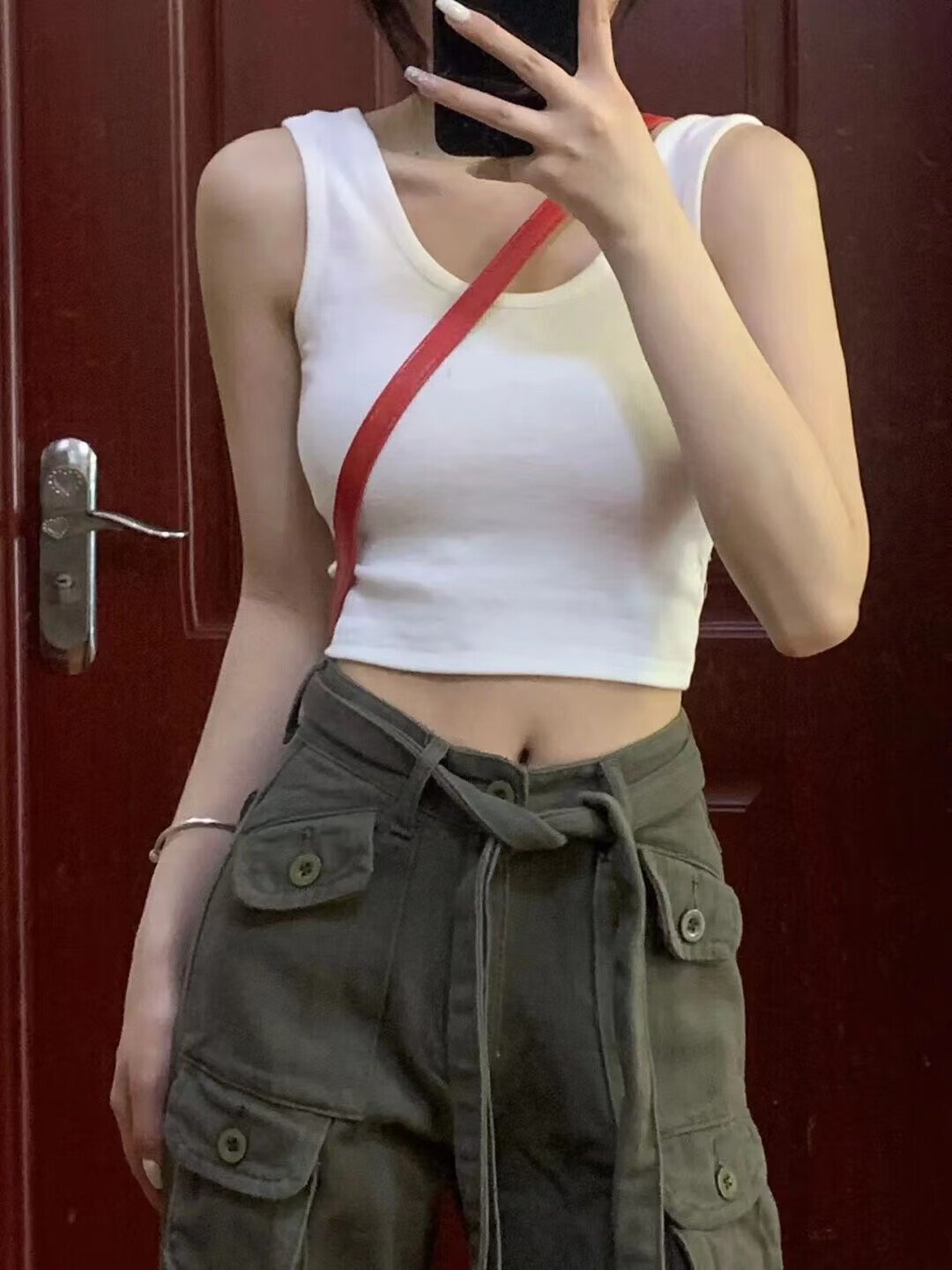 沐铭尔莱露脐装上衣白色小背心内搭打底无袖吊带女夏外穿ins潮露脐辣