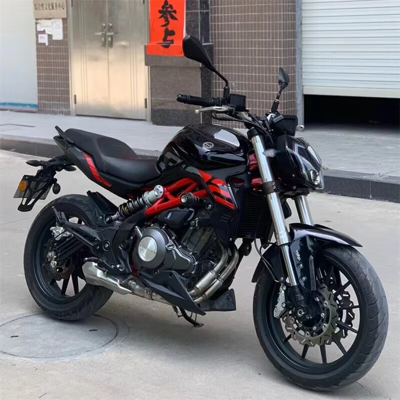 金彭新款贝纳利黄龙300tnt600cc四缸电喷水冷重机车公路赛街车摩托车