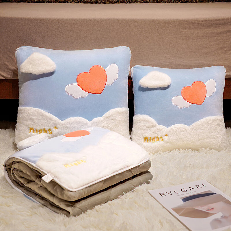 二合一车内加厚毛毯汽车折叠枕 爱心 小号弹力绒抱枕展开加厚被子100