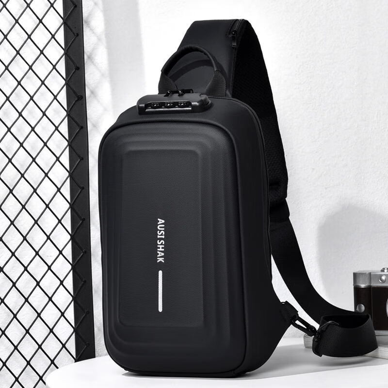 胸包单肩斜挎包时尚休闲潮牌硬壳密码锁运动骑行机车背包新款 黑色