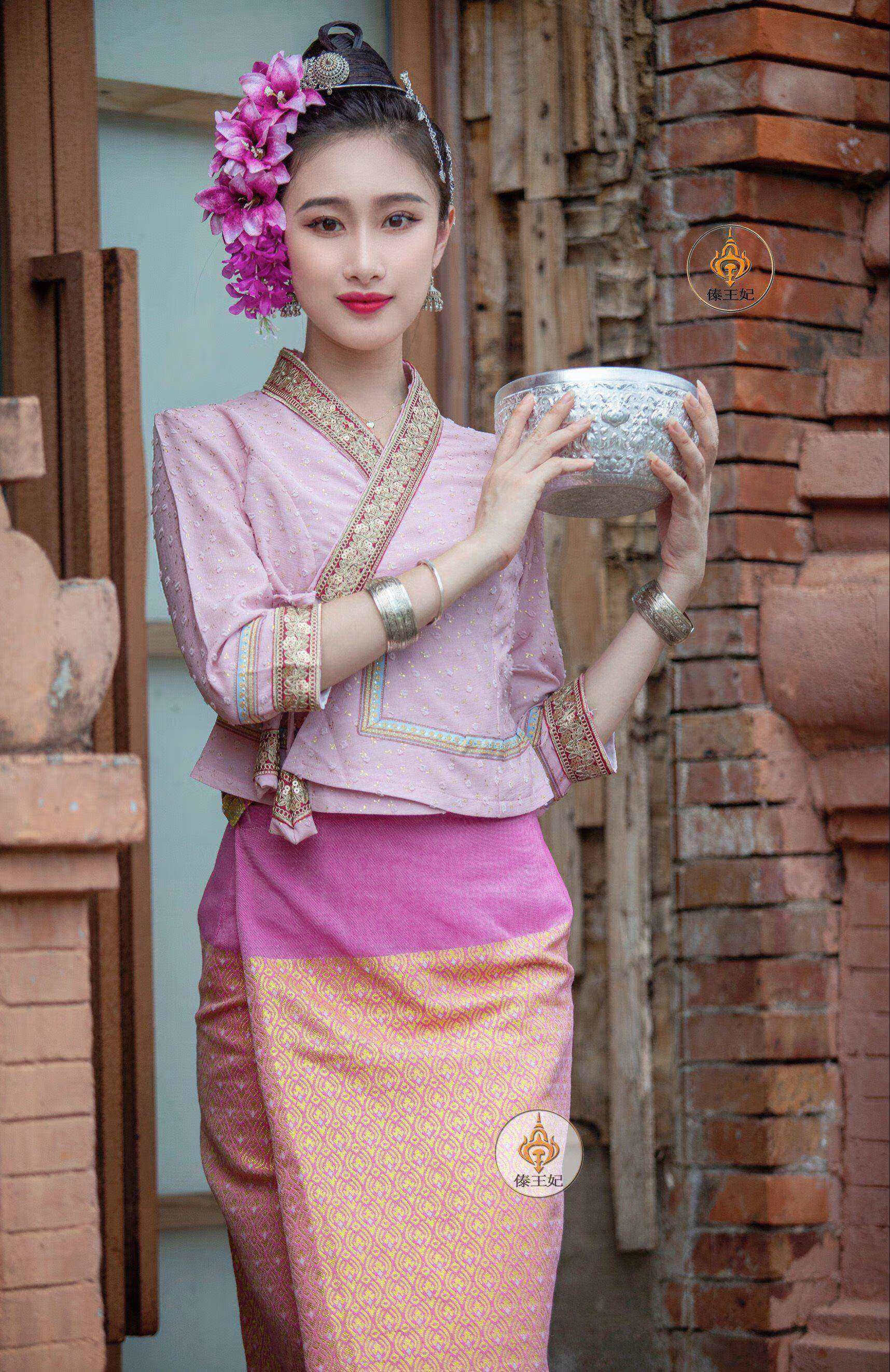 菲奢兰傣族服装女成人简约修身日常休闲工作服旅拍摄影修身长裙 粉色