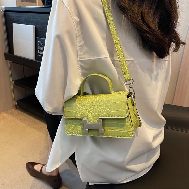 缘森达@高级质感小包包女春夏秋冬四季新款百搭单肩斜挎包流行小方包