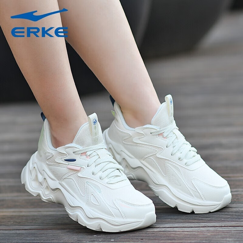 女鞋休闲运动鞋春夏款小翅膀系列透气软底缓震跑鞋时尚