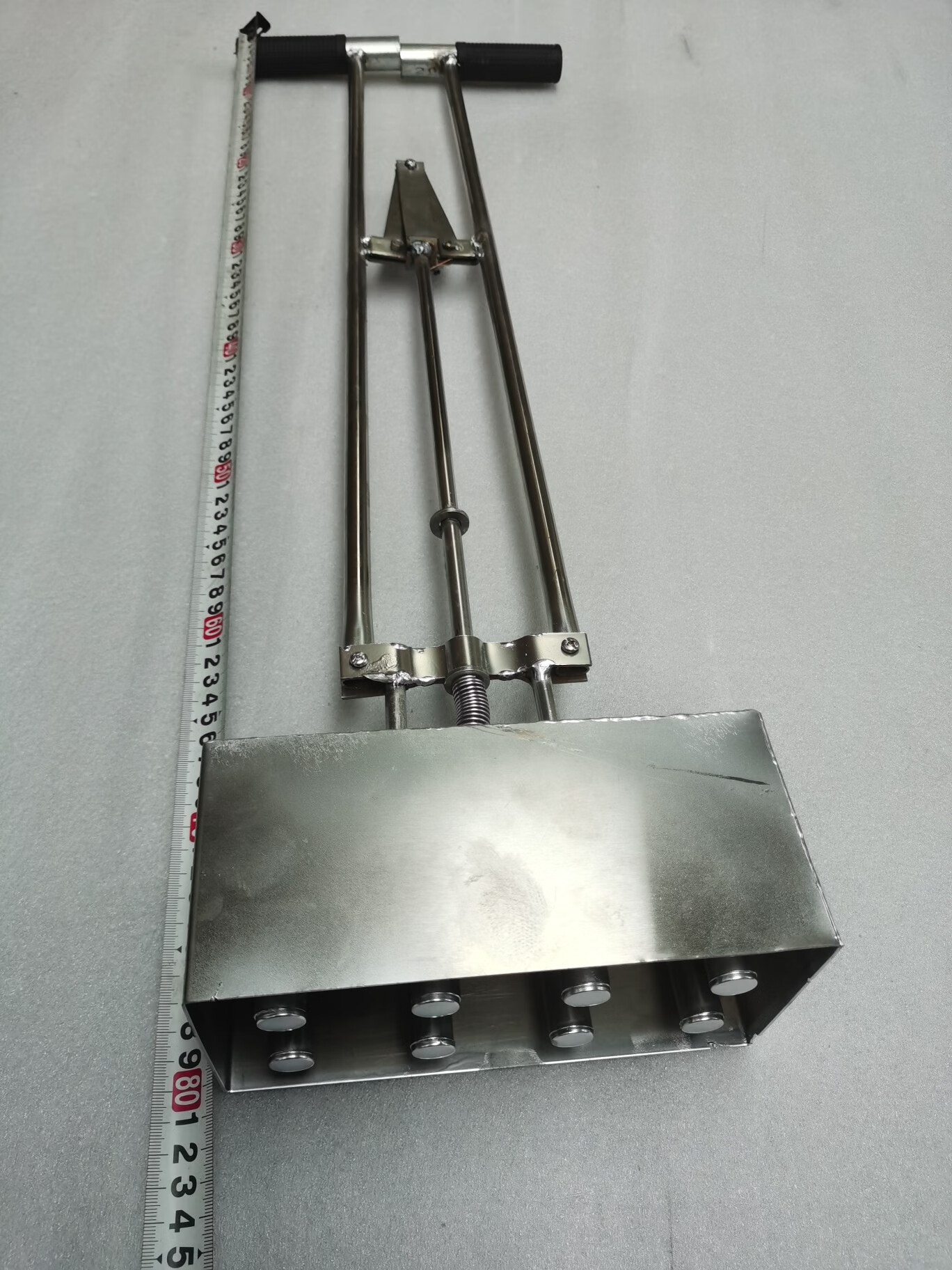 打牛粪托块 模具手工蜂窝煤工具牛粪压块机蜂窝煤球模具蜂窝煤制作机