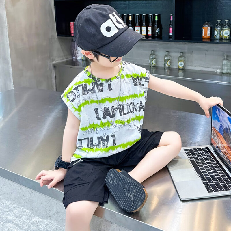 新百伦动感清货男童夏季时尚休闲风套装2024夏季新款男孩无袖洋气衣服