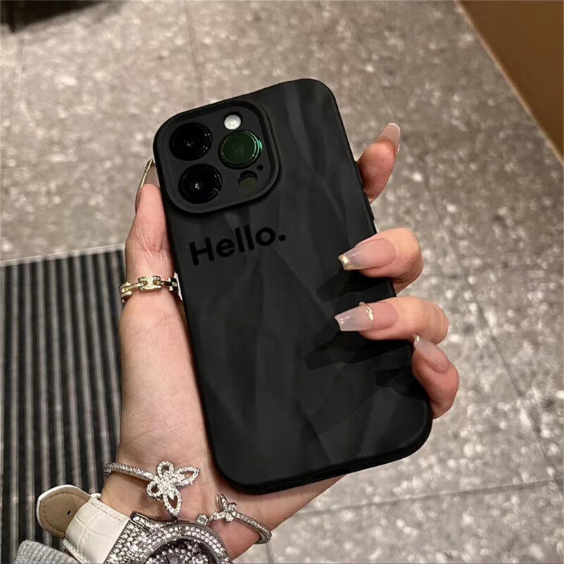 电小嘟 简约文字适用苹果15promax褶皱手机壳iphone14plus英文13防摔全包高级感12硅胶软壳肤感11文艺xr 【黑色褶皱肤感】简约字体Hello iPhone 13Pro