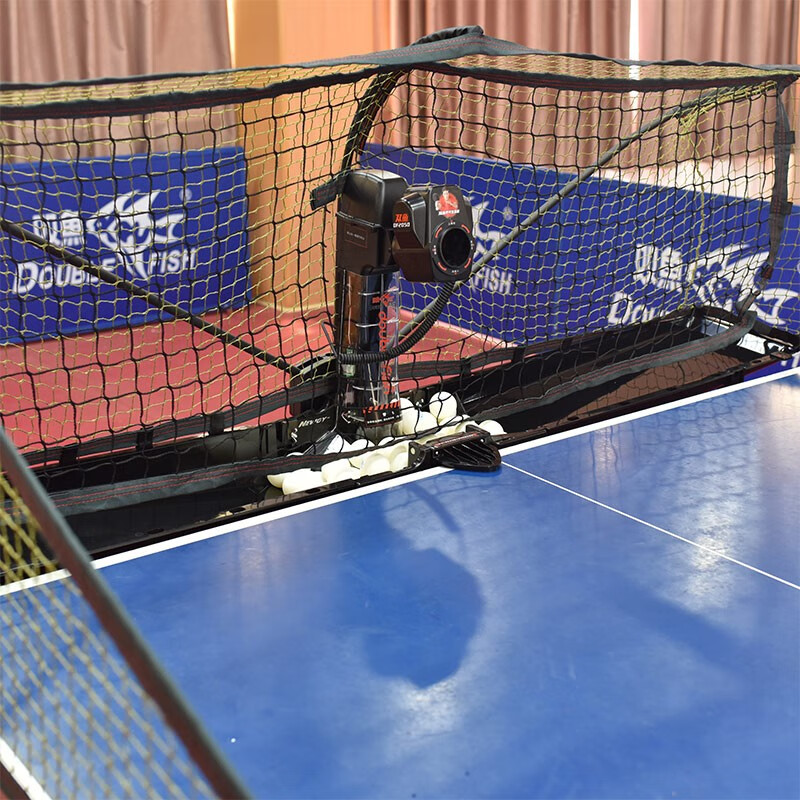 双鱼乒乓球发球机专业乒乓球训练器智能发球器多重？是夹在球桌上吗？