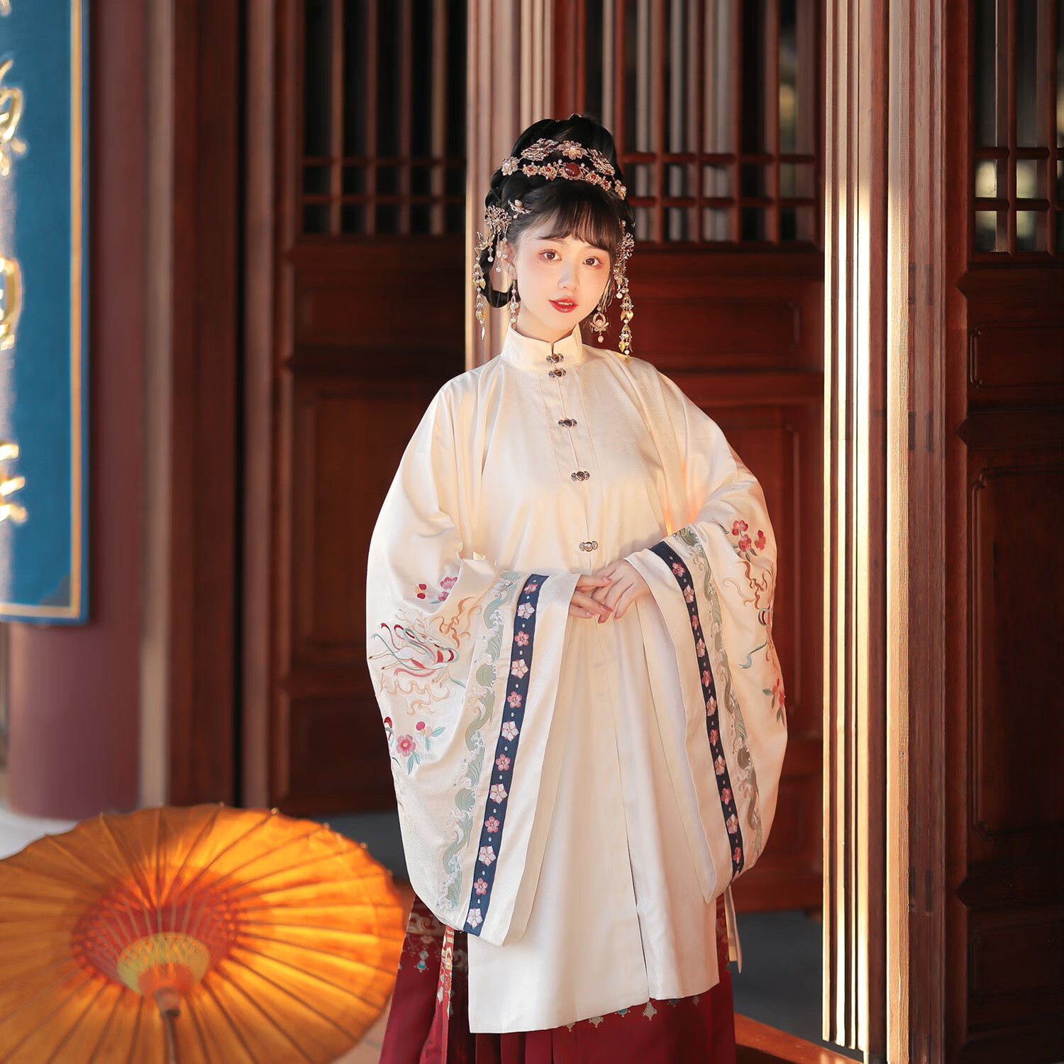 盛绾汉坊华原创汉服女灵鹿明制对襟立领刺绣云肩长袄仿妆花织金马面裙