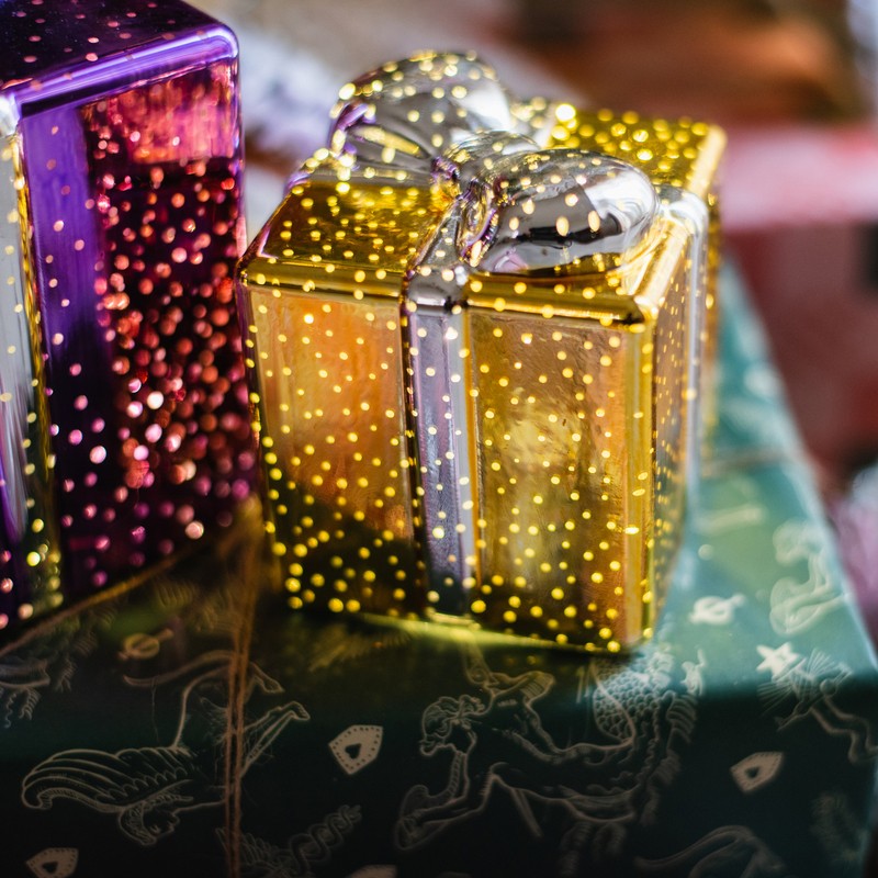 掬涵 christmas圣诞节日新年灯盒发光礼物盒子圣诞树摆件ins小夜灯