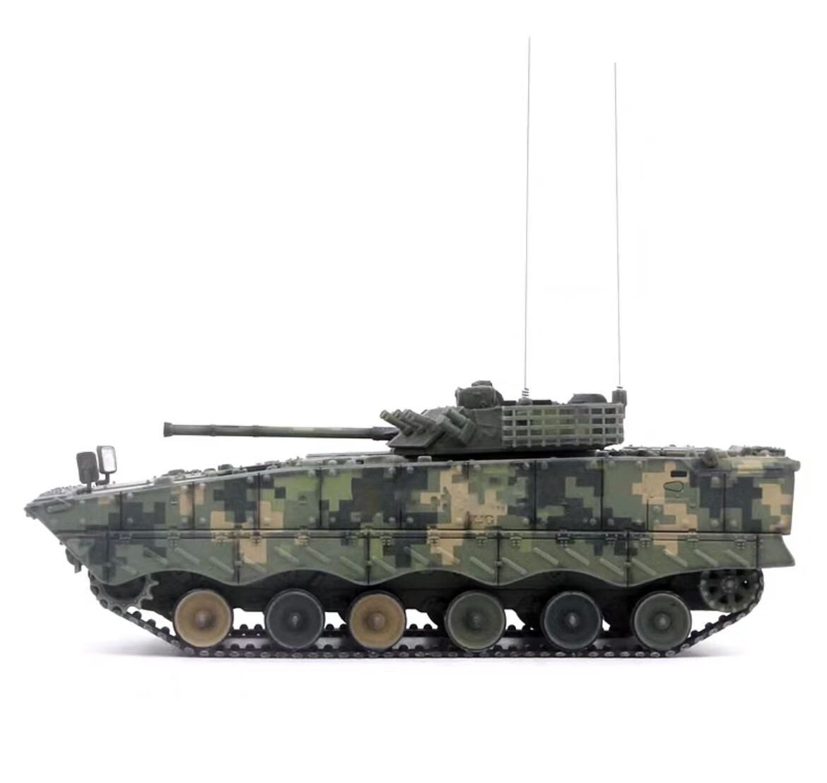 猎瑞中国04步兵战车模型zbd-04a步战丛林数码涂装坦克成品装甲车模型