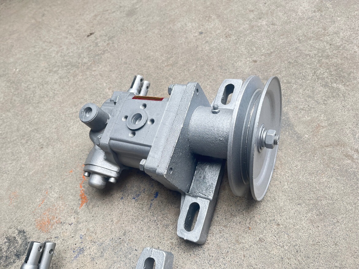 lzjv时风三轮车配件 自卸液压油泵 动力机 310液压泵 大小箱泵带油箱