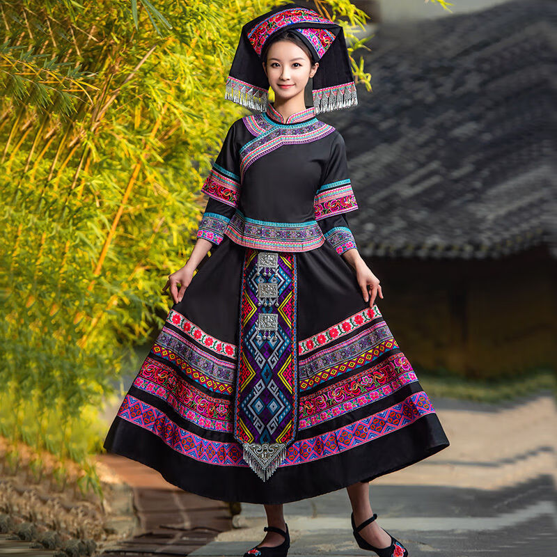 秋凤雅广西壮族三月三民族服饰服装女传统刺绣民族服装土家族少数民族