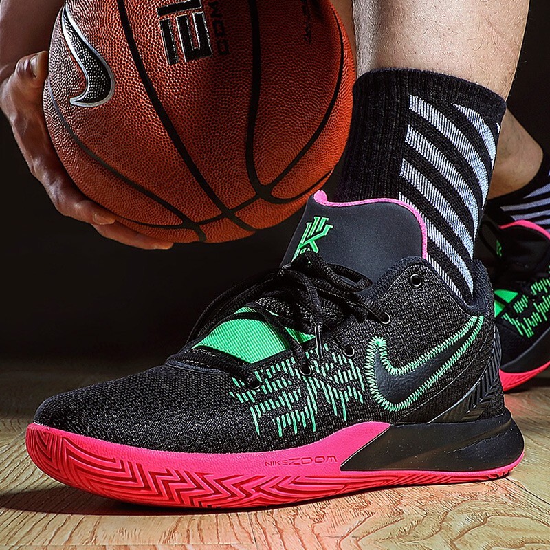 耐克科比毒液篮球鞋