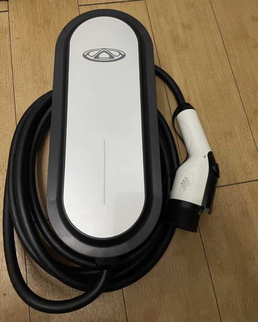 奇瑞小蚂蚁充电桩新能源汽车冰激凌充电桩7kw家用单相电32a带壁挂