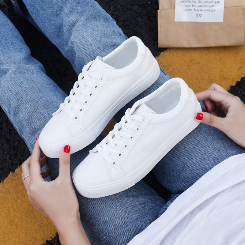 twtckpi配裙子的女鞋子春季小白鞋软底皮面小众休闲