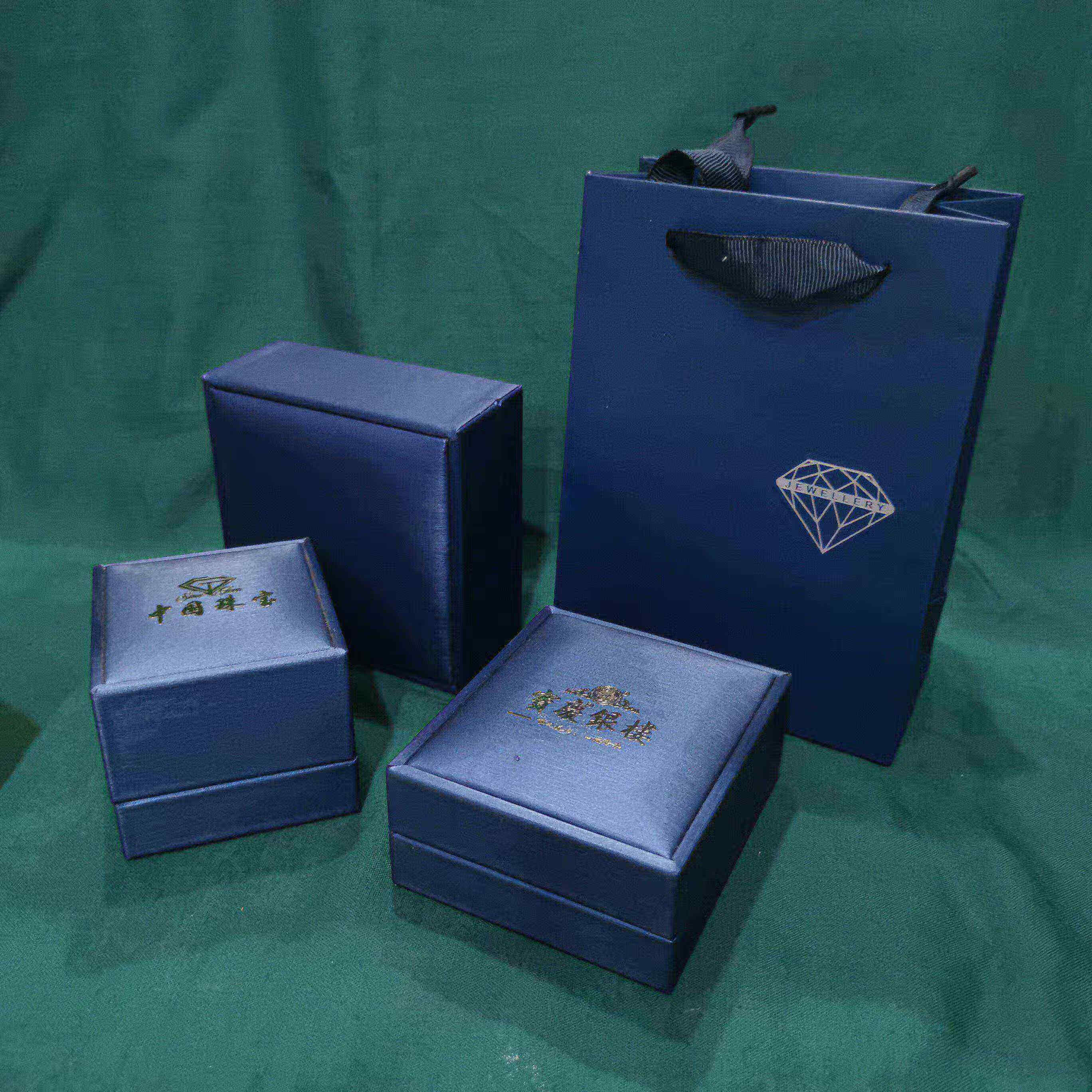 中国黄金首饰盒 千雅银尚中国黄金包装盒首饰盒高端灰色皮盒吊坠盒