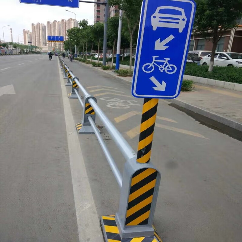 哩嗹啰嗹不锈钢机非道路隔离护栏道路人行道隔离墩市政公路交通栏杆