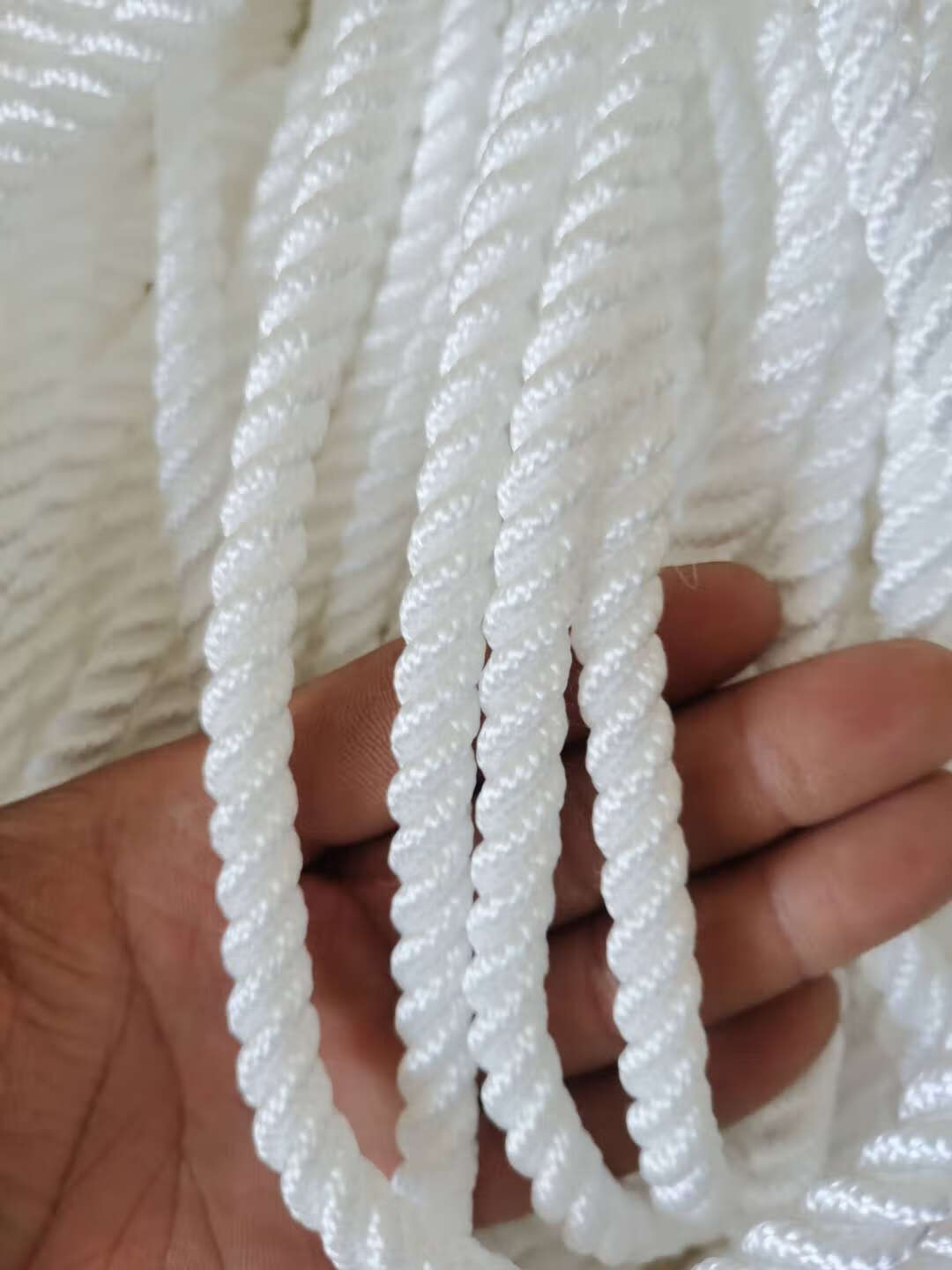 尼龙绳耐磨船用三股高强丙纶聚酯纤维缆绳捆绑绳煞车绳游艇绳pp绳