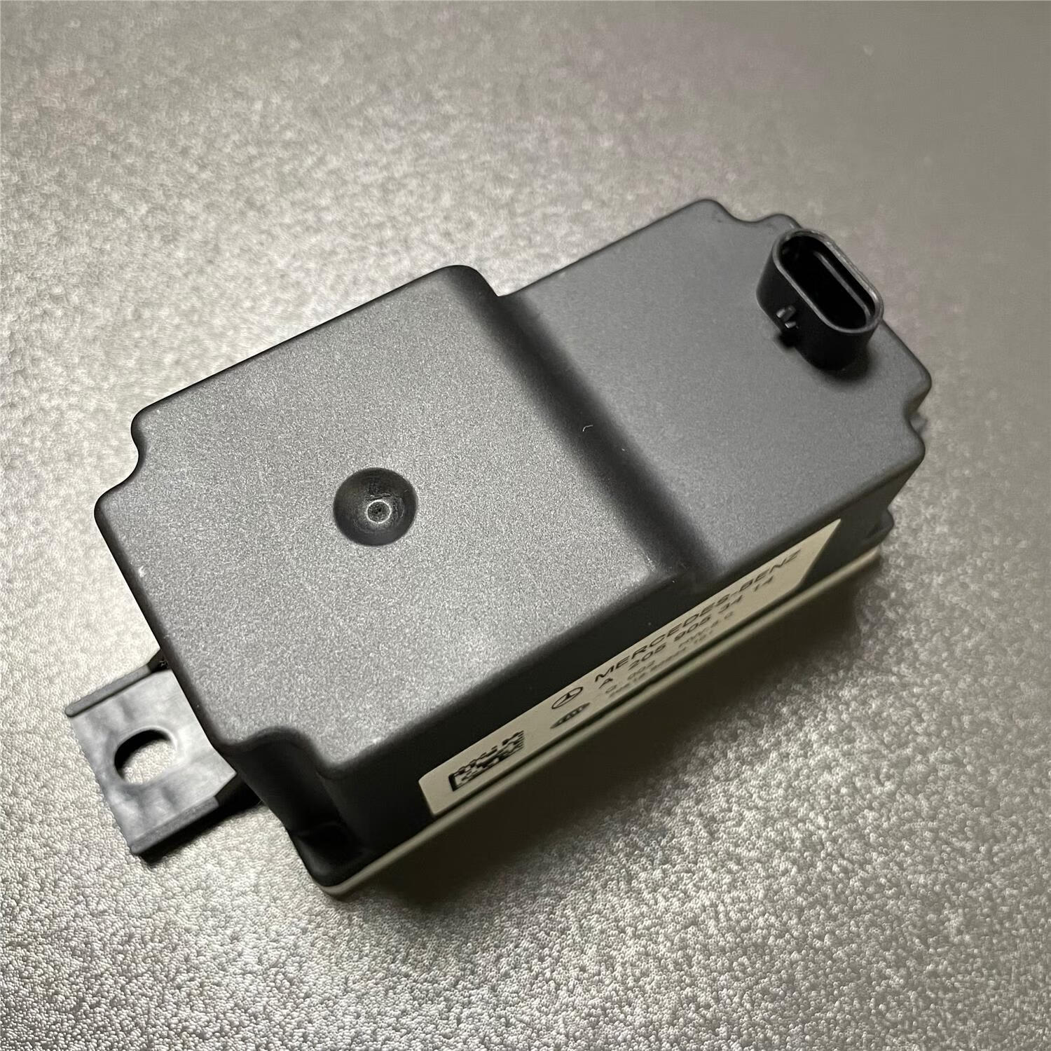 星舵适用奔驰c180 c200 e300 glc260 e200 c260l辅助蓄电池备用小电瓶