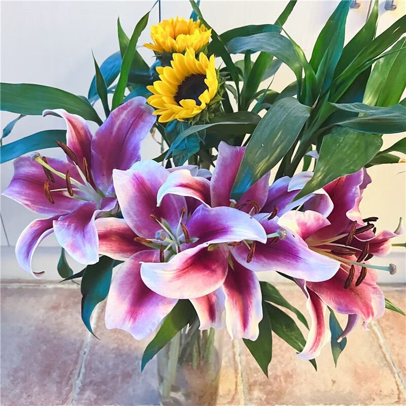 鲜花七夕情人节香水百合鲜花云南基地直发水养瓶插鲜切花束昆明直批 设计师花束-[伊人夕岸] 不含花瓶怎么看?