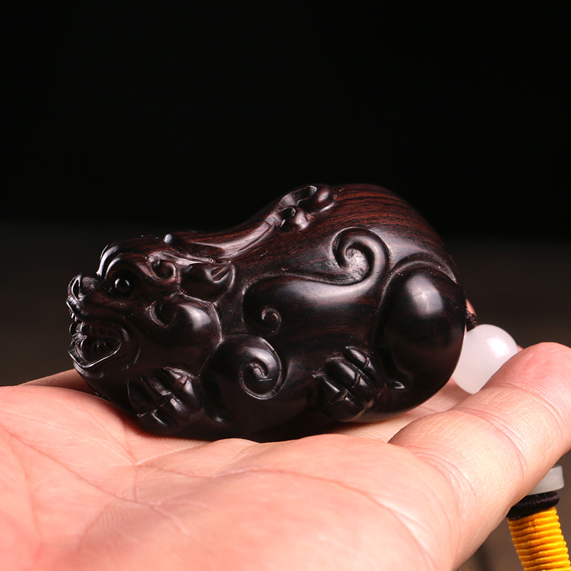 恋江南 实木随身貔貅手把件红木木雕貔貅把件黑檀木皮丘把玩件貔貅把