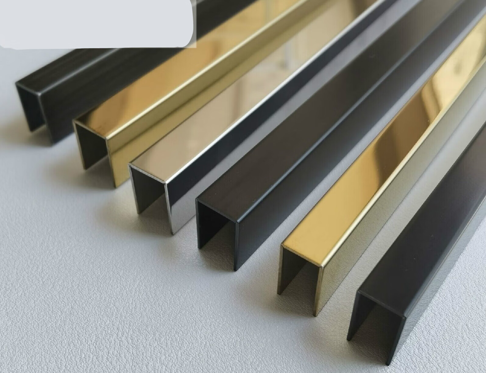 哩也波哩也不锈钢u型槽304装饰条彩色黑钛金踢脚线201镜面8ku 28*15*