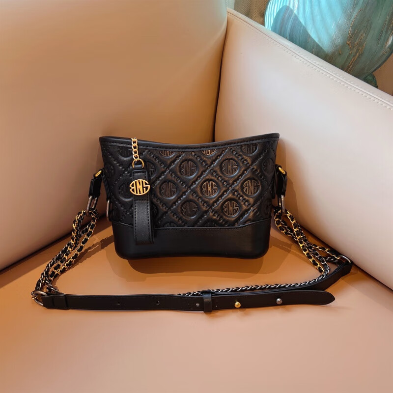 clolv kiss真皮链条小方包2023新款流浪包单肩斜挎包时尚复古百搭牛皮