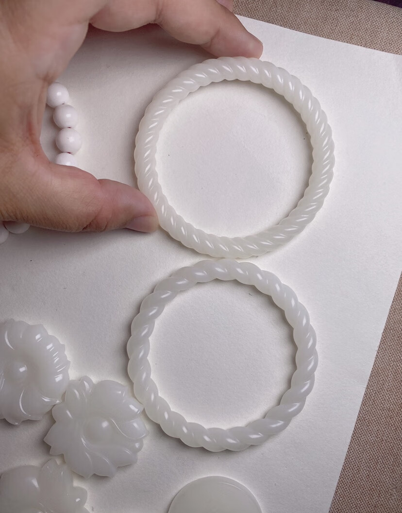 snqp绞丝镯闺蜜麻花绞丝手钏家有仙妻圆条白玉款玉镯气质手环礼物