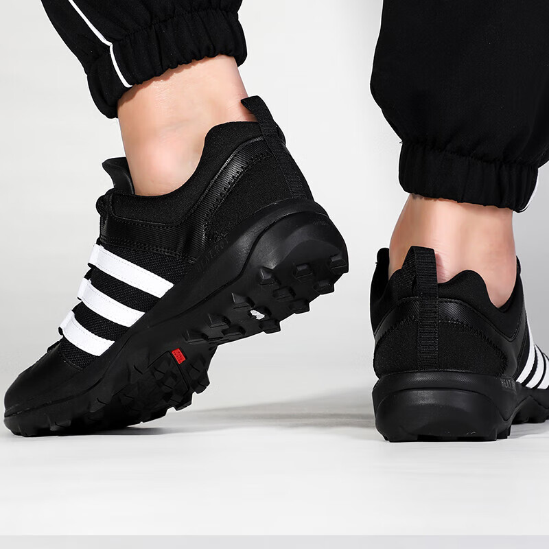 adidas阿迪达斯男鞋 新款traxion外底户外溯溪鞋透气耐磨轻便运动休闲