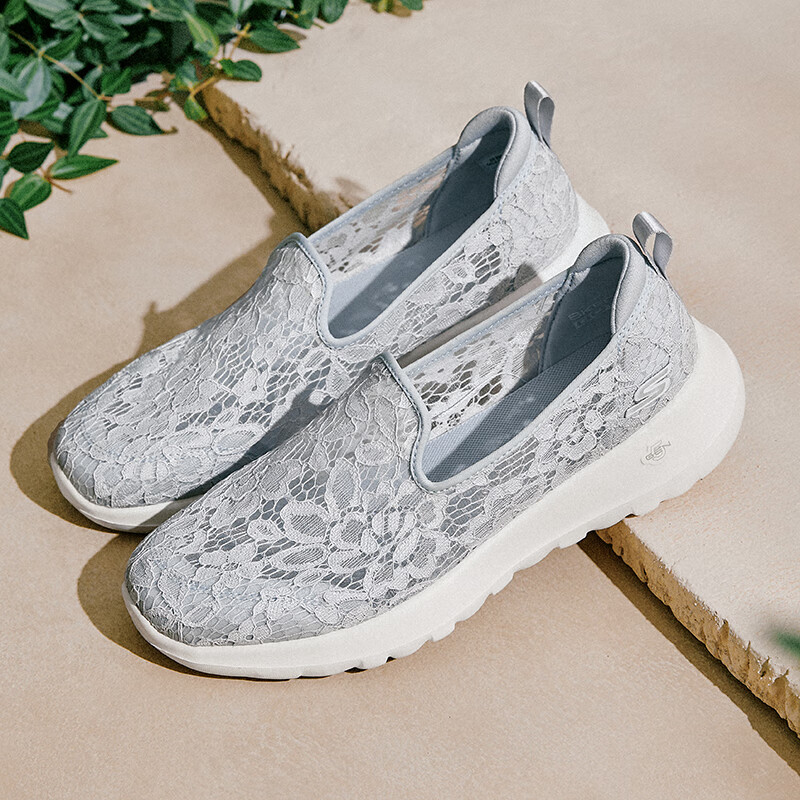 斯凯奇（Skechers）女鞋夏季2025新款一脚蹬穿脱网面透气老人鞋轻便休闲鞋软底妈妈鞋 蕾丝网面-LTGY /浅灰色