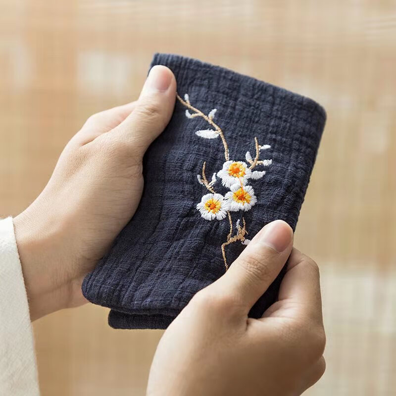 铭汇通九木丨中式梅花刺绣小茶巾棉麻吸水茶布中国风禅意洁方巾养壶茶