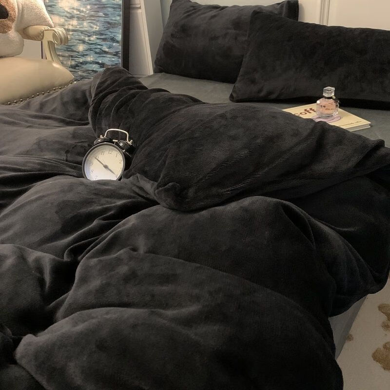 纯黑色冬季牛奶绒四件套纯色床单被套男生用成人 韩系牛奶绒-黑色空间