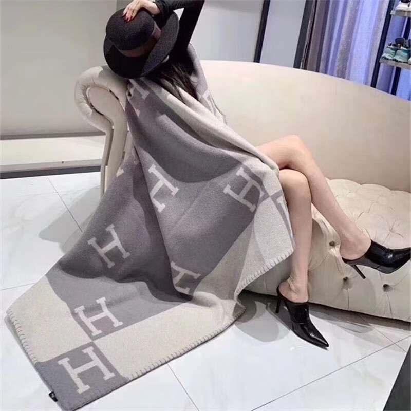 毛毯單人0.9x1.9羊毛毯老式 小時(shí)代ins同款H家字母羊絨羊毛毯沙發(fā) 灰色-主推 135X170cm【3斤1400克】