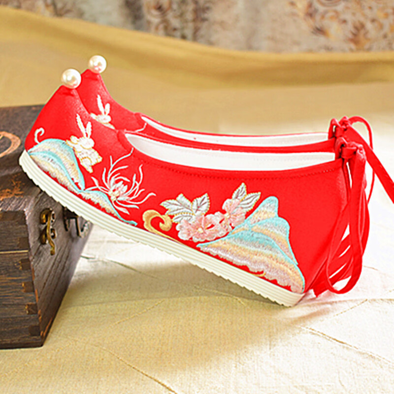 凊知柠明珠汉服翘头串珠绣花鞋女古风弓鞋内增高结婚