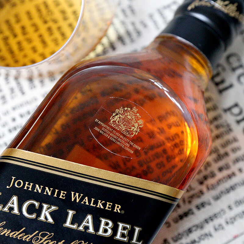 尊尼获加 苏格兰调和型威士忌洋酒 尊尼获加黑牌(黑方) 700ml 1瓶