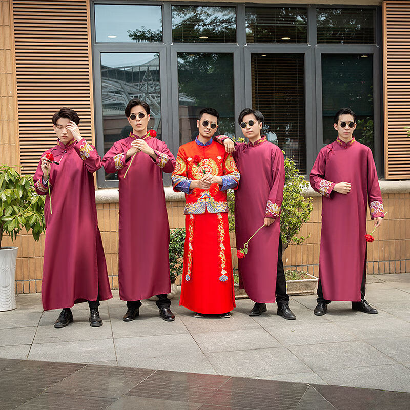 叙耳伴郎服中式结婚礼服兄弟团服装中国风相声服大褂马褂男士长衫长袍 酒红色刺绣（墨镜和玫瑰花） L属于什么档次？