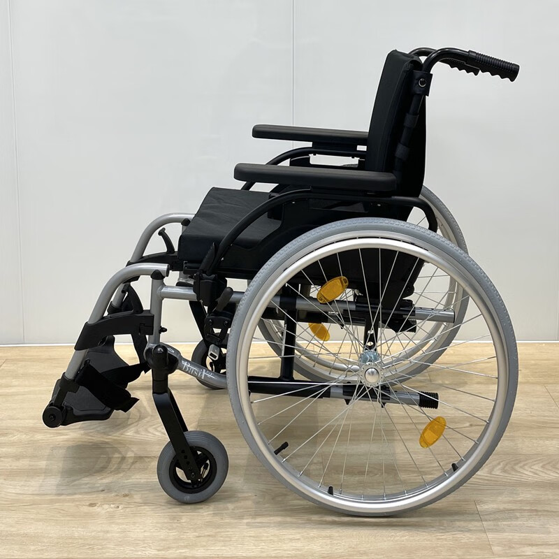 德国 breezy basix2微风手动舒适型轮椅 加大坐宽 承重好 坐宽38