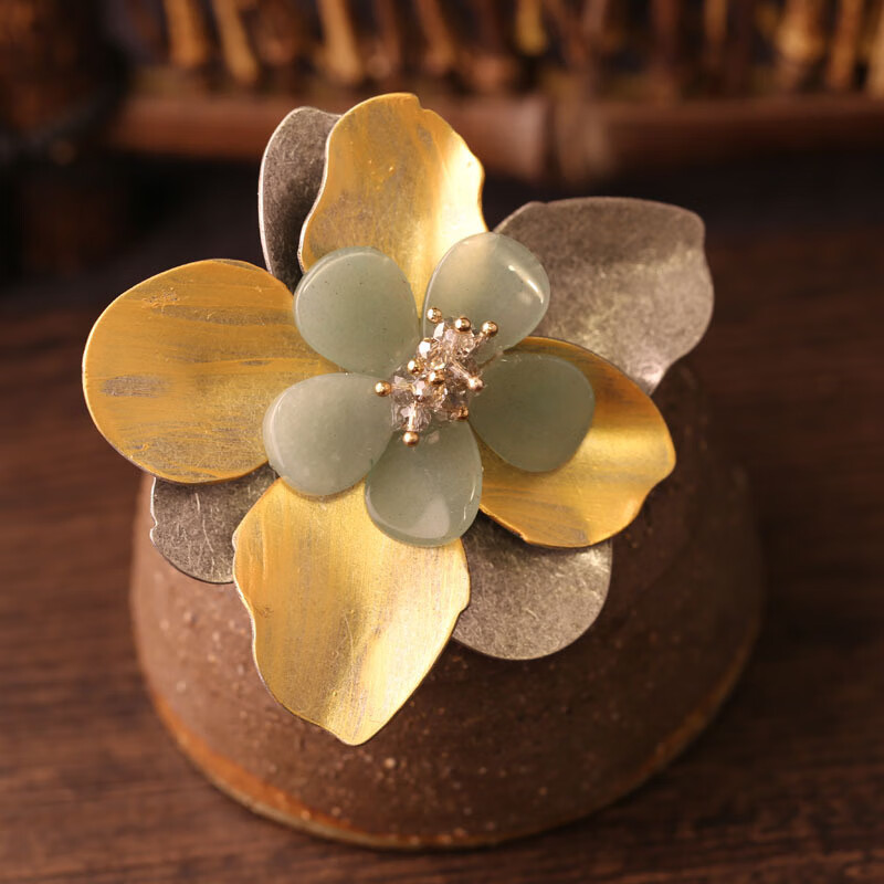 洛曼诗夸张玉石水晶胸针女韩国时尚气质胸花高档奢华别针西装风衣配饰