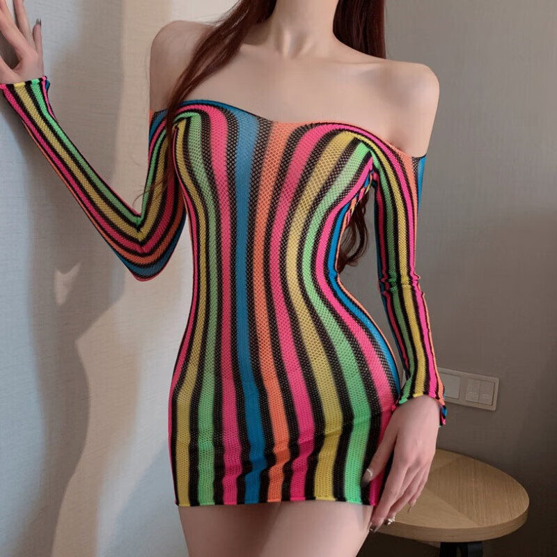 微侬情趣内衣欧美时尚长袖彩虹条纹性感一字肩背辣妹情趣短包臀连
