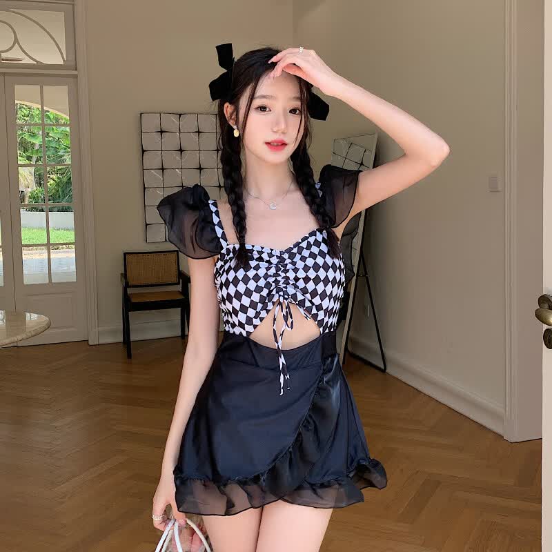 微光里 连体泳衣女 遮肉显瘦纯欲温泉装 小飞袖吊带泳衣学生  黑色格子连体泳衣【100-120斤】怎么看?