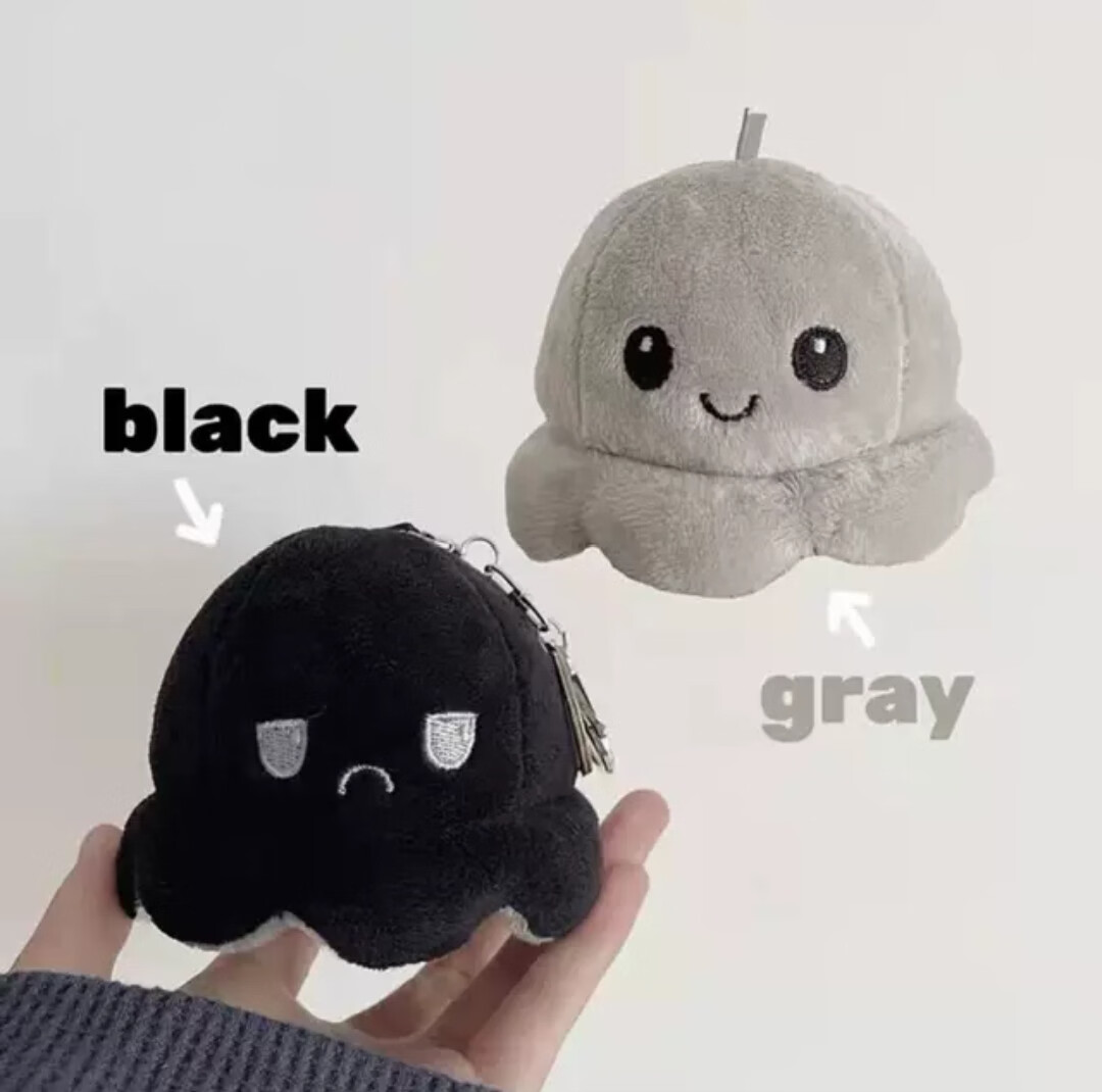 挂件个性毛绒公仔钥匙扣书包挂件可爱情侣翻转心情 黑灰 双面小章鱼